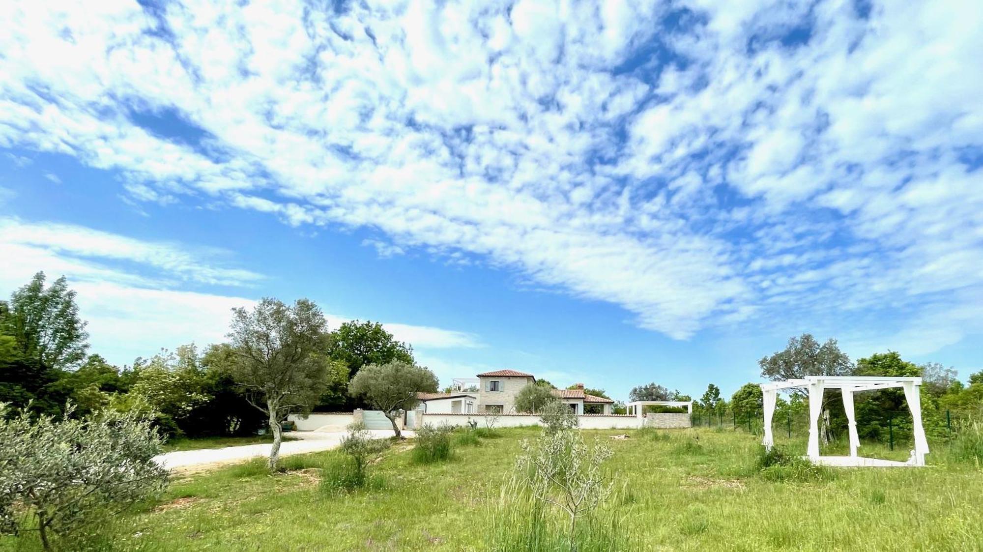 Luxury Villa In Istria - 9,000 Sqm Private Estate With Pool & Sauna, 15 Min To Sea, Near Fazana, 3 Bedrooms Juršići Extérieur photo