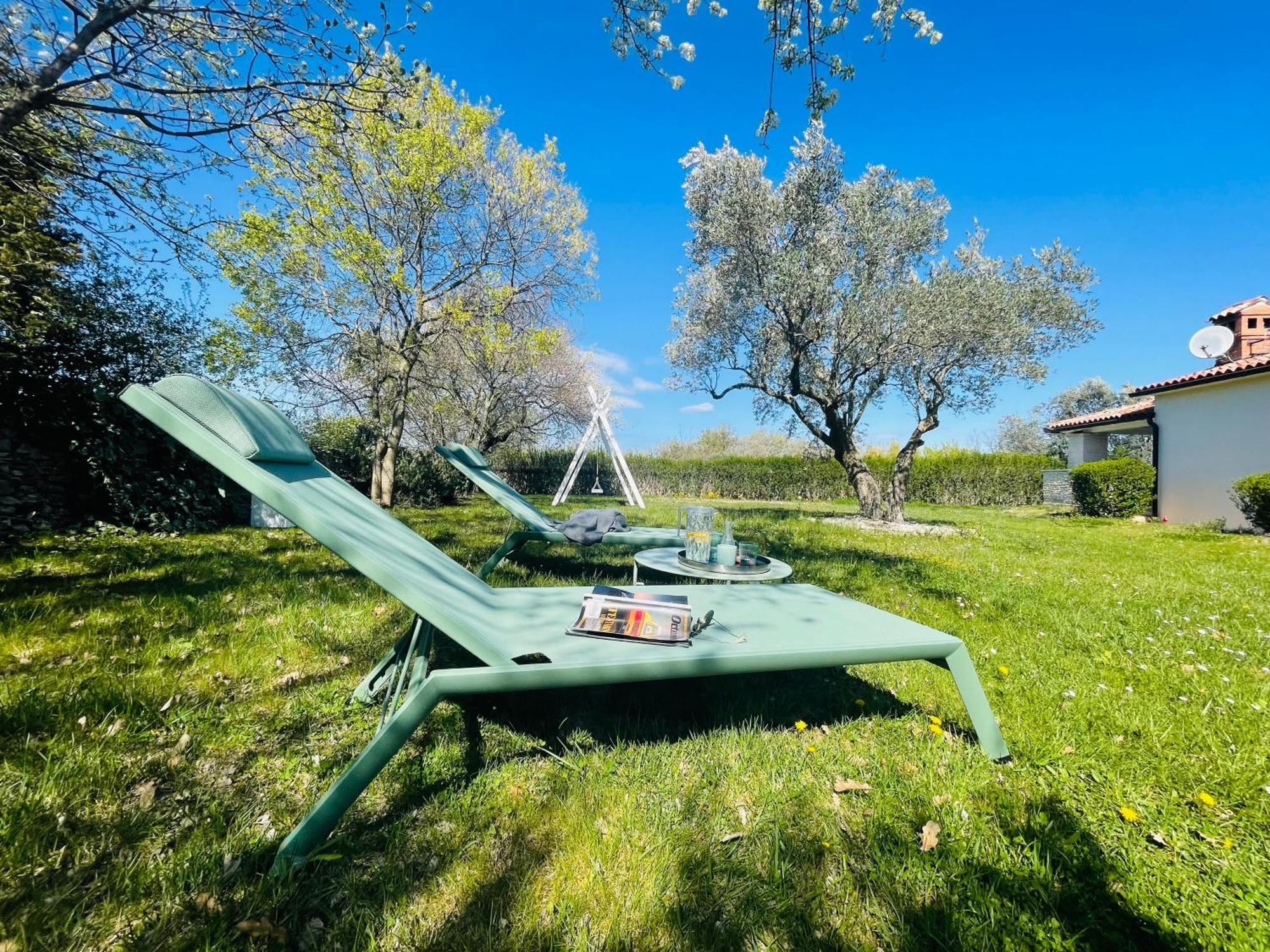 Luxury Villa In Istria - 9,000 Sqm Private Estate With Pool & Sauna, 15 Min To Sea, Near Fazana, 3 Bedrooms Juršići Extérieur photo