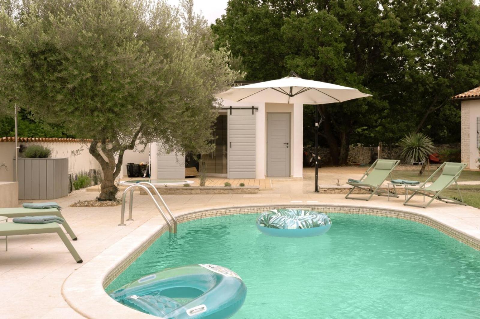 Luxury Villa In Istria - 9,000 Sqm Private Estate With Pool & Sauna, 15 Min To Sea, Near Fazana, 3 Bedrooms Juršići Extérieur photo